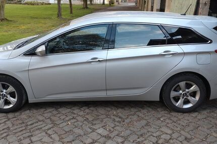 Hyundai i40 117.000 km 8.700 &euro; Dahlum 38170