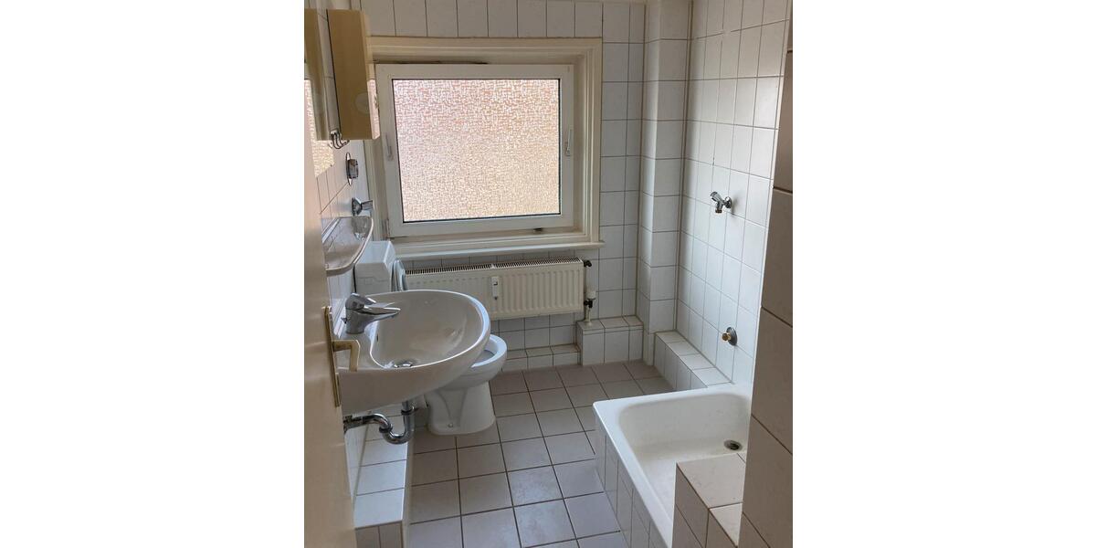 Dachgeschoßwohnung Salzgitter - 3 Zimmer, 60 m&sup2;, 350&euro; | Angebot:25886883