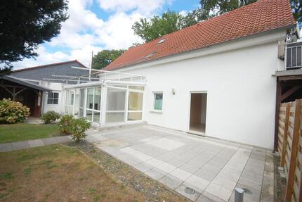 Haus Hillerse - 6 Zimmer, 260 m&sup2;, 1.200&euro; | Angebot:24864955