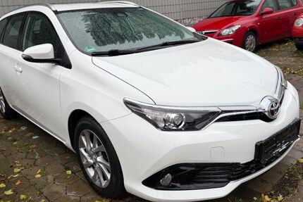 Toyota Auris 117.000 km 10.800 &euro; Wolfenbüttel (Halchter) 38304