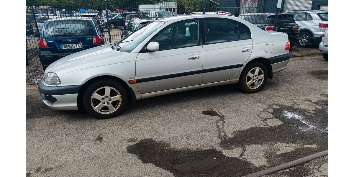 Toyota Avensis 136.000 km 2.600 &euro; Braunschweig 38106
