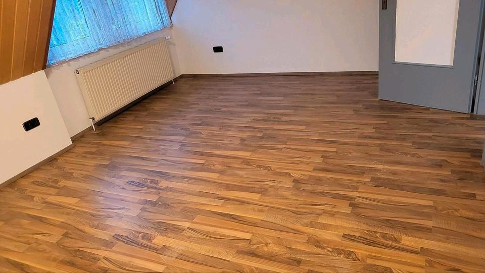 Einfamilienhaus Hillerse - 8 Zimmer, 220 m&sup2;, 1.500&euro; | Angebot:26047172