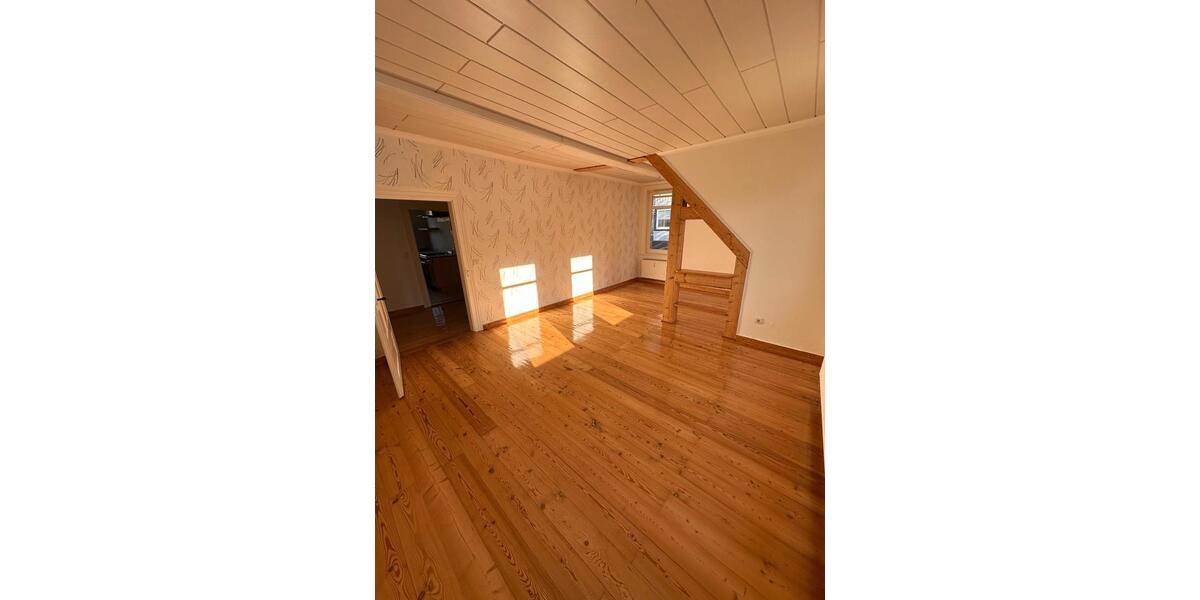 Dachgeschoßwohnung Langelsheim - 3 Zimmer, 71 m&sup2;, 570&euro; | Angebot:25075501