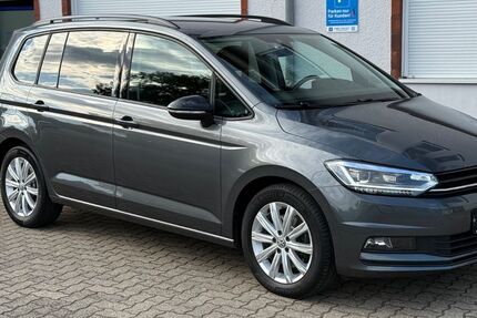VW Touran 147.900 km 22.890 &euro; Salzgitter 38229