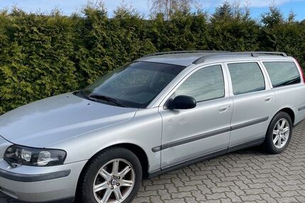 Volvo V70 214.000 km 2.999 &euro; Peine 31224