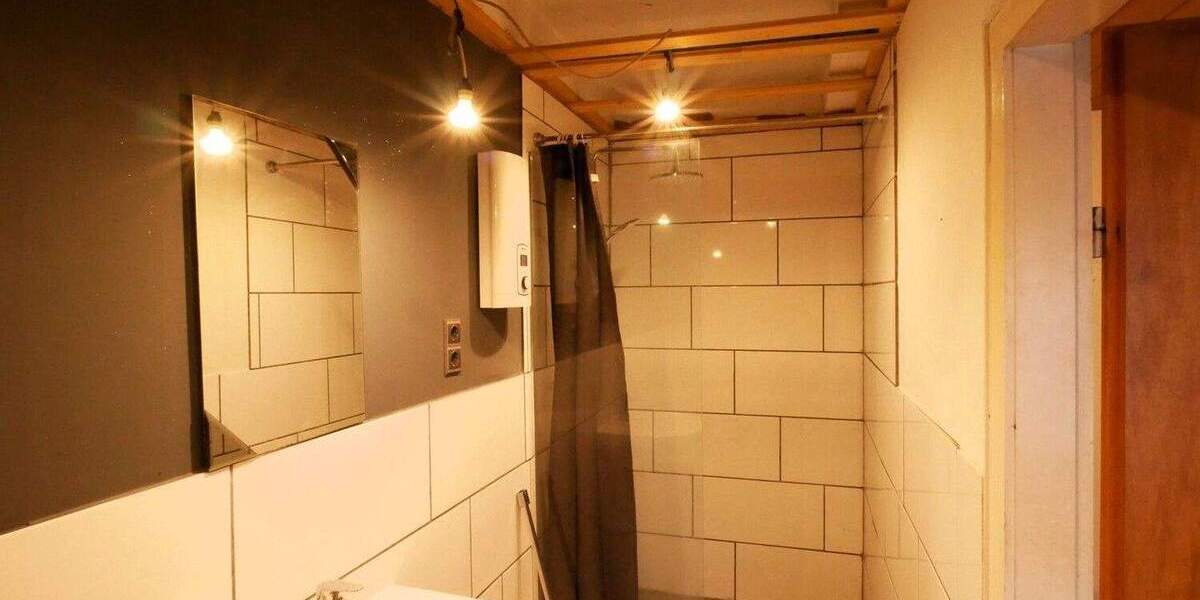 Mehrfamilienhaus, Wohnhaus Warle Warle - 8 Zimmer, 162 m&sup2;, 98.000&euro; | Angebot:25679273