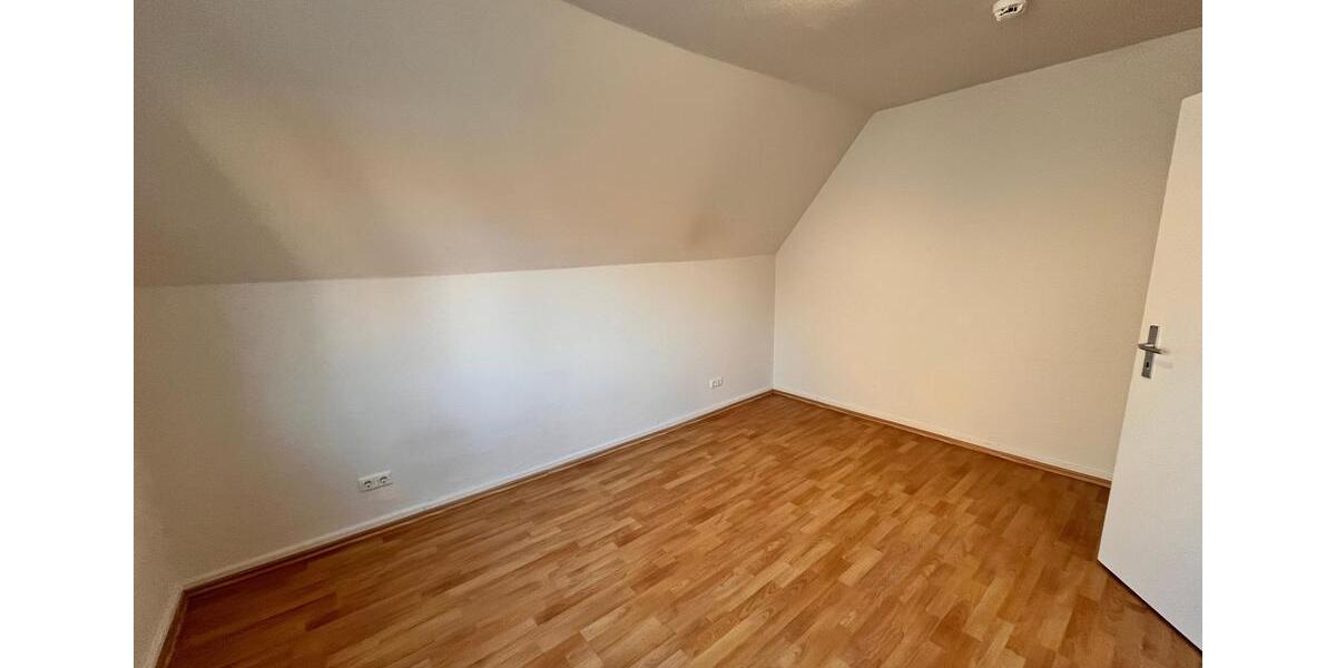 Dachgeschoßwohnung Salzgitter Ortschaft Südost - 3 Zimmer, 52 m&sup2;, 295&euro; | Angebot:22640301