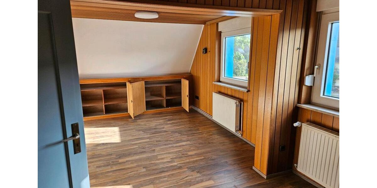 Einfamilienhaus Hillerse - 8 Zimmer, 220 m&sup2;, 1.400&euro; | Angebot:26635930
