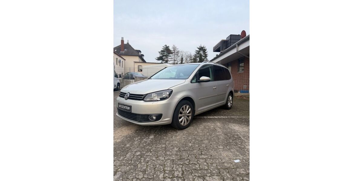 VW Touran 121.900 km 10.980 &euro; Peine 31226