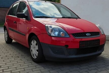 Ford Fiesta 157.000 km 2.350 &euro; Salzgitter 38229
