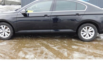 VW Passat 2.0 Bussiness BMT TDI Standhei.Navi Klima 36.500 km 22.990 &euro; Vordorf 38533