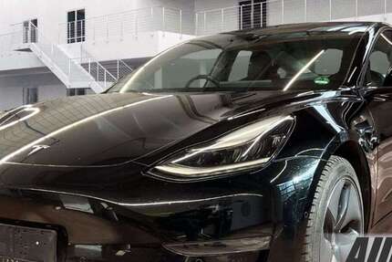 Tesla Model 3 94.350 km 22.850 &euro; Schöningen 38364