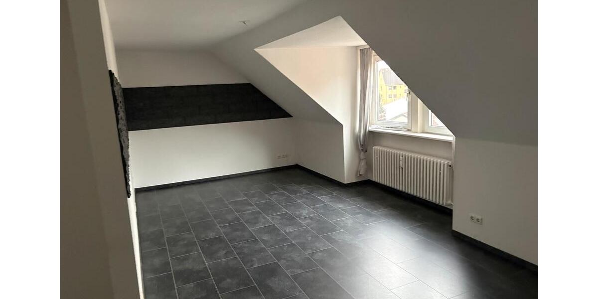 Dachgeschoßwohnung Braunschweig Lehndorf-Watenbüttel - 3 Zimmer, 82 m&sup2;, 690&euro; | Angebot:25894563