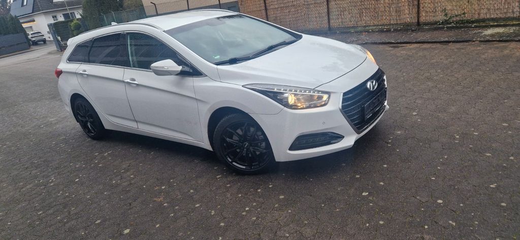 Hyundai i40 53.000 km 13.500 &euro; Braunschweig 38120