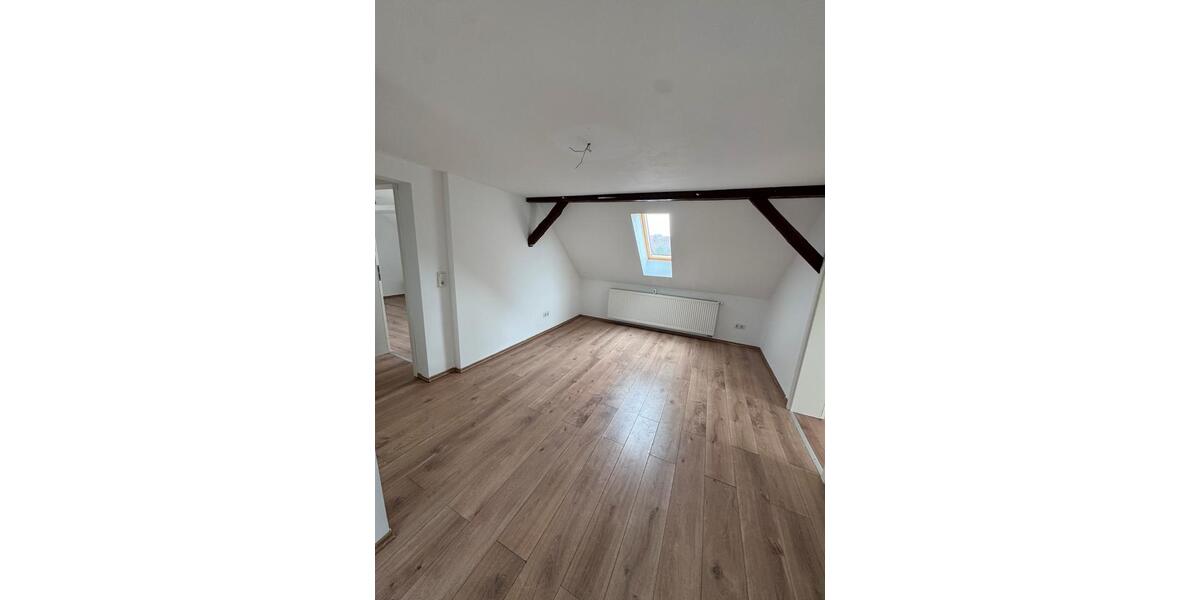 Dachgeschoßwohnung Salzgitter Ortschaft Ost - 2.5 Zimmer, 70 m&sup2;, 600&euro; | Angebot:26419487