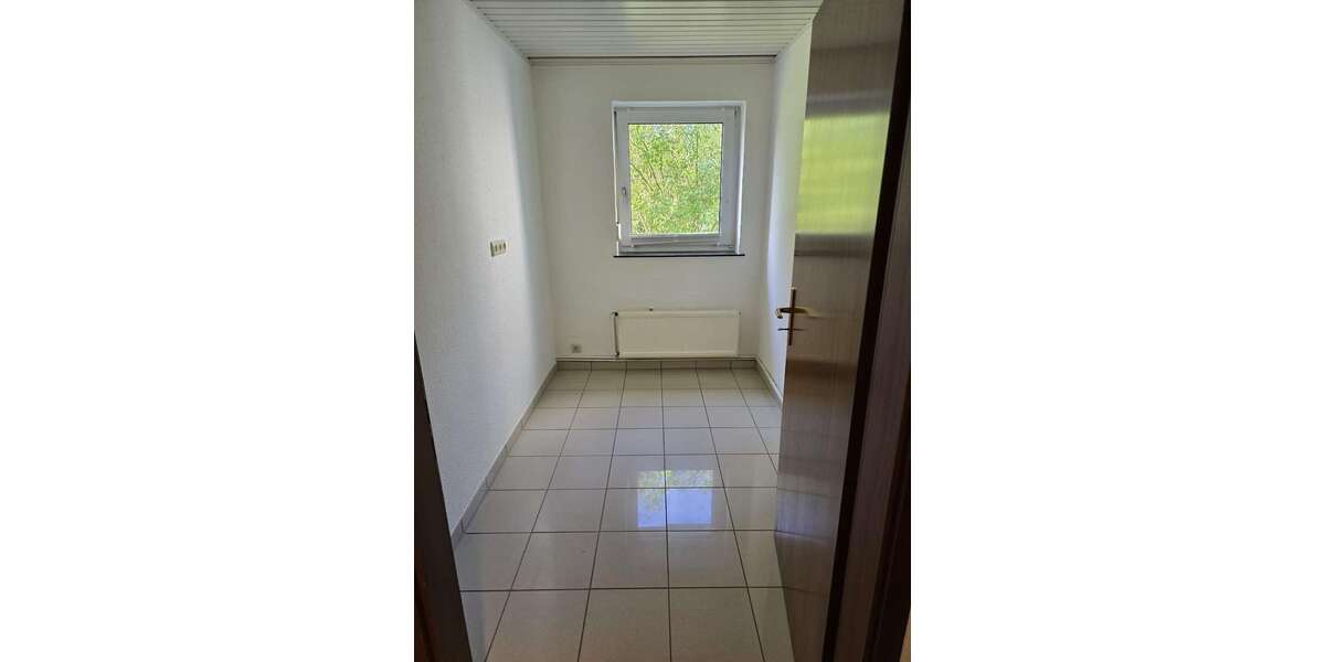 Etagenwohnung Wolfenbüttel - 4 Zimmer, 94 m&sup2;, 1.000&euro; | Angebot:25541452