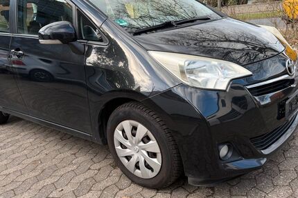 Toyota Verso-S 147.000 km 5.800 &euro; Adenstedt 31246