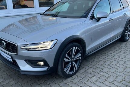 Volvo V60 Cross Country 45.100 km 39.890 &euro; Goslar OT Vienenburg 38690