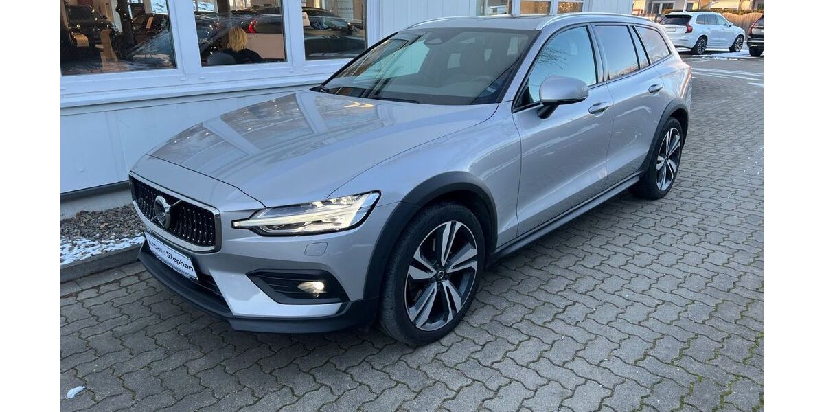 Volvo V60 Cross Country 45.100 km 39.890 &euro; Goslar OT Vienenburg 38690