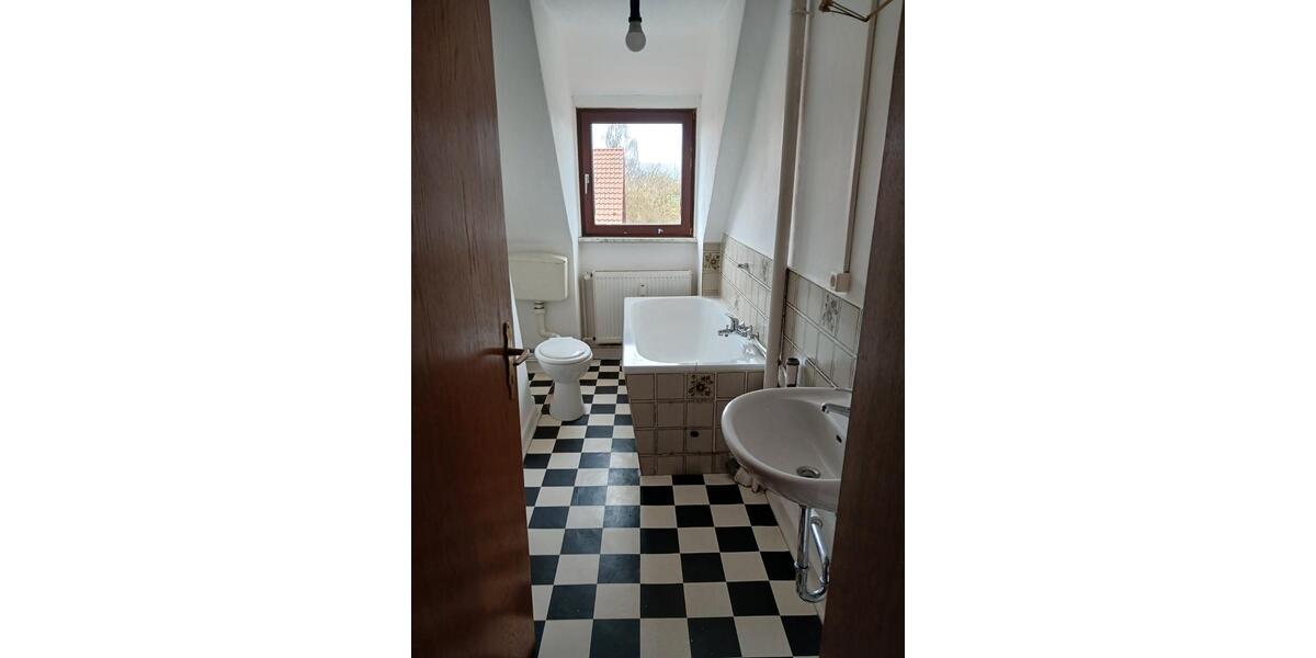 Dachgeschoßwohnung Schöppenstedt - 5 Zimmer, 69 m&sup2;, 380&euro; | Angebot:26561242