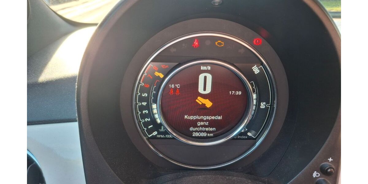 Fiat 500C 28.100 km 12.500 &euro; Peine 31224