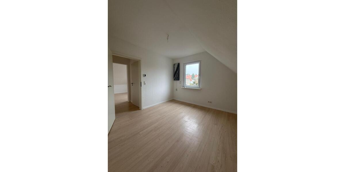 Dachgeschoßwohnung Schöningen - 3 Zimmer, 55 m&sup2;, 445&euro; | Angebot:25934260