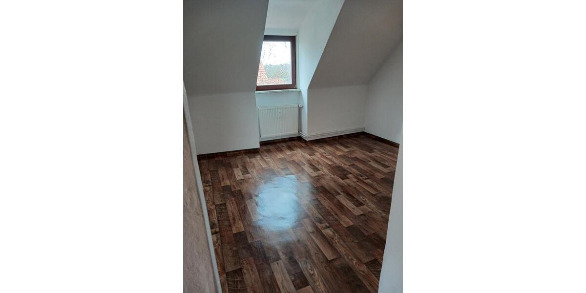 Dachgeschoßwohnung Schöppenstedt - 5 Zimmer, 69 m&sup2;, 380&euro; | Angebot:26561242
