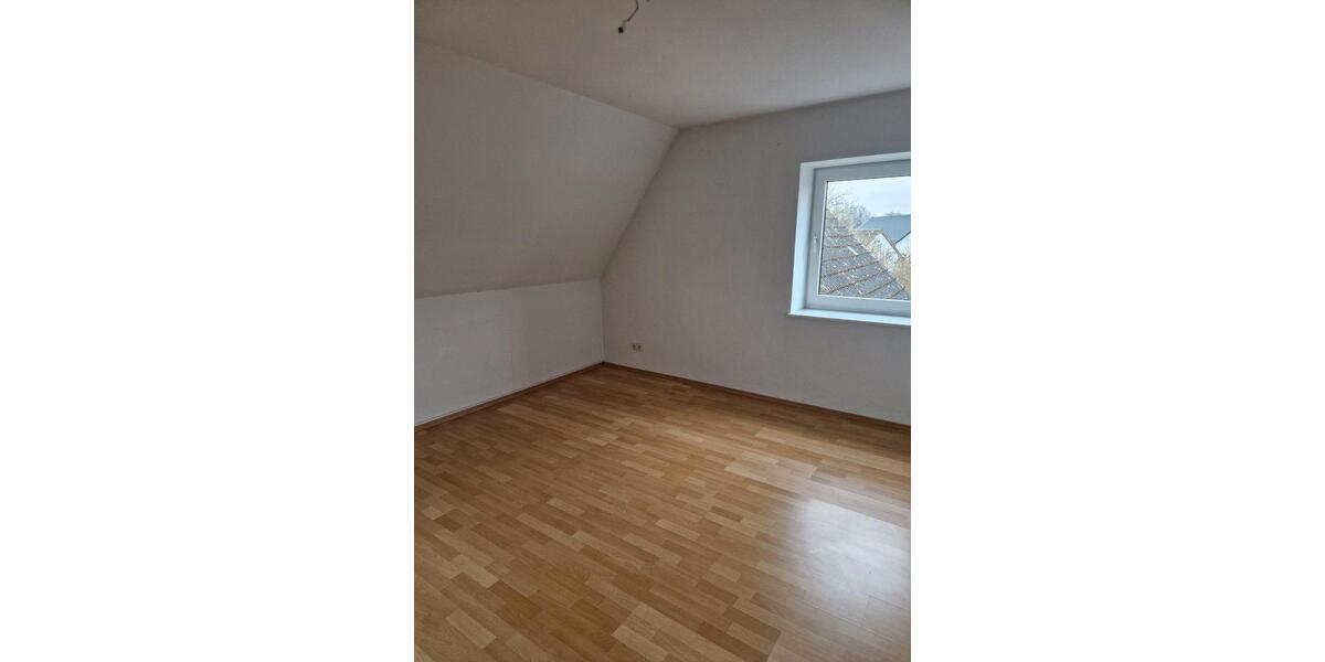 Einfamilienhaus Peine - 7 Zimmer, 140 m&sup2;, 350.000&euro; | Angebot:25765087
