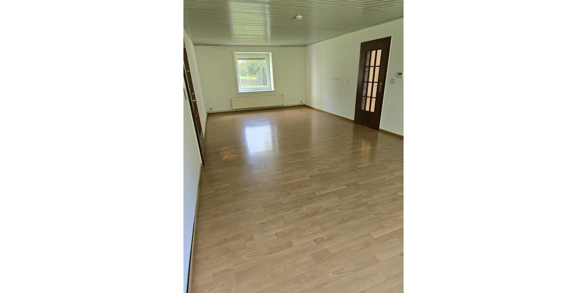 Erdgeschoßwohnung Wolfenbüttel - 4 Zimmer, 94 m&sup2;, 1.000&euro; | Angebot:25438434