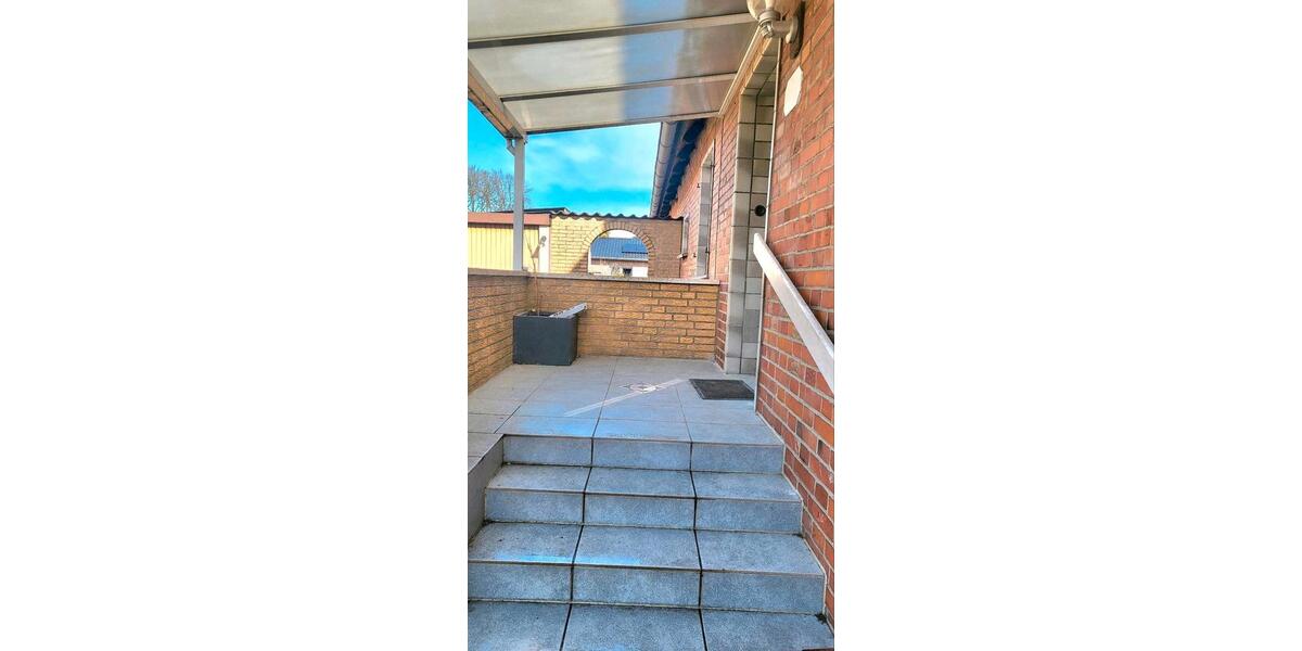 Einfamilienhaus Hillerse - 8 Zimmer, 220 m&sup2;, 1.500&euro; | Angebot:26047172