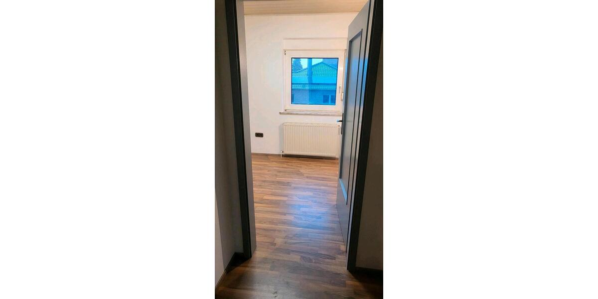 Einfamilienhaus Hillerse - 8 Zimmer, 220 m&sup2;, 1.500&euro; | Angebot:26047172