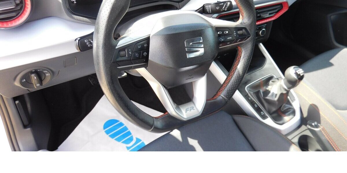 Seat Arona 1.0 FR-Line TSI BMT Navi Klima Alu 30.000 km 16.690 &euro; Vordorf 38533