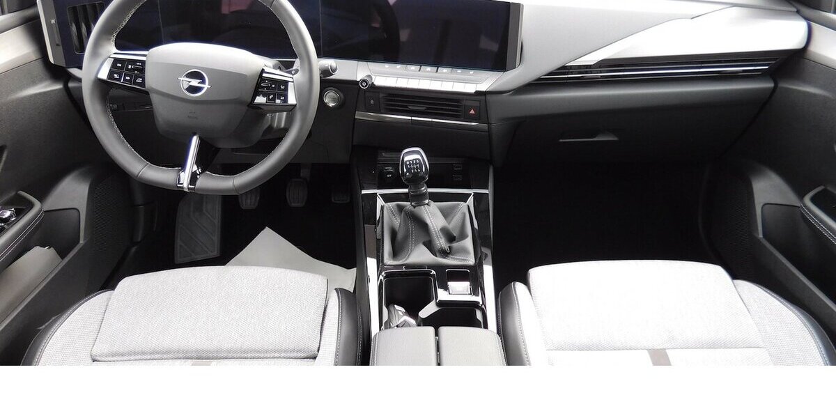 Opel Astra 1.2 TSI 4Trg Klima Navi Alu 32.500 km 15.990 &euro; Vordorf 38533