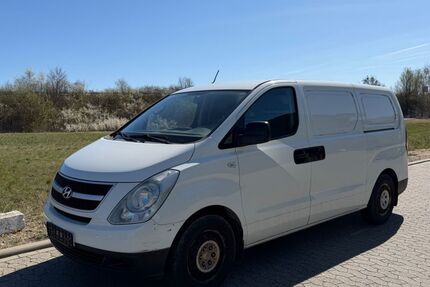 Hyundai H-1 Starex 207.000 km 2.900 &euro; Braunschweig 38116