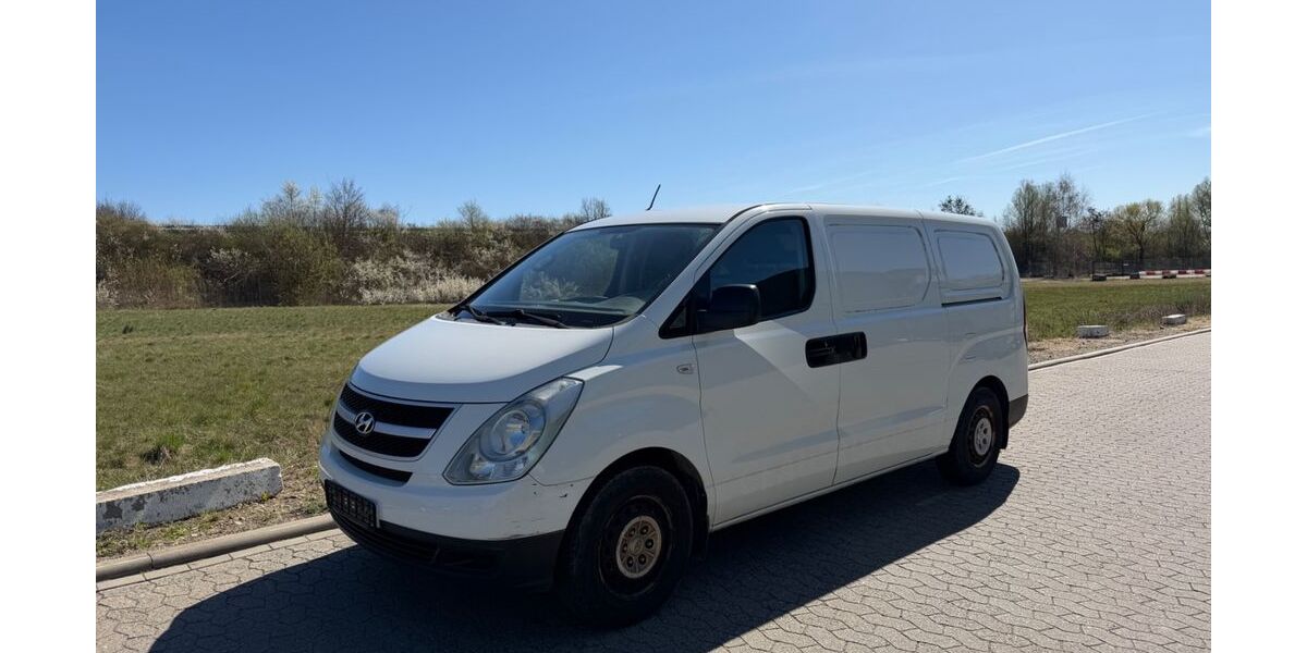 Hyundai H-1 Starex 207.000 km 3.600 &euro; Braunschweig 38116