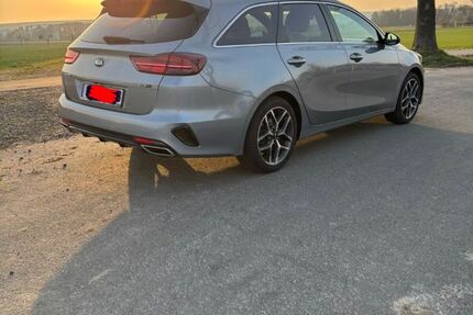 Kia ceed / Ceed 92.000 km 14.900 &euro; Kissenbrück 38324