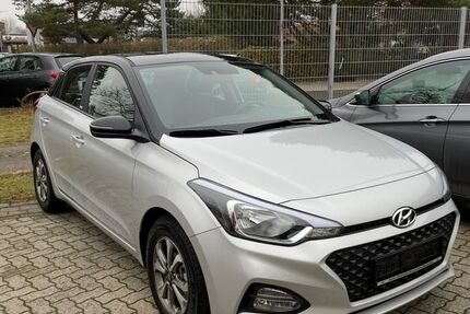 Hyundai i20 31.000 km 12.000 &euro; Braunschweig 38126