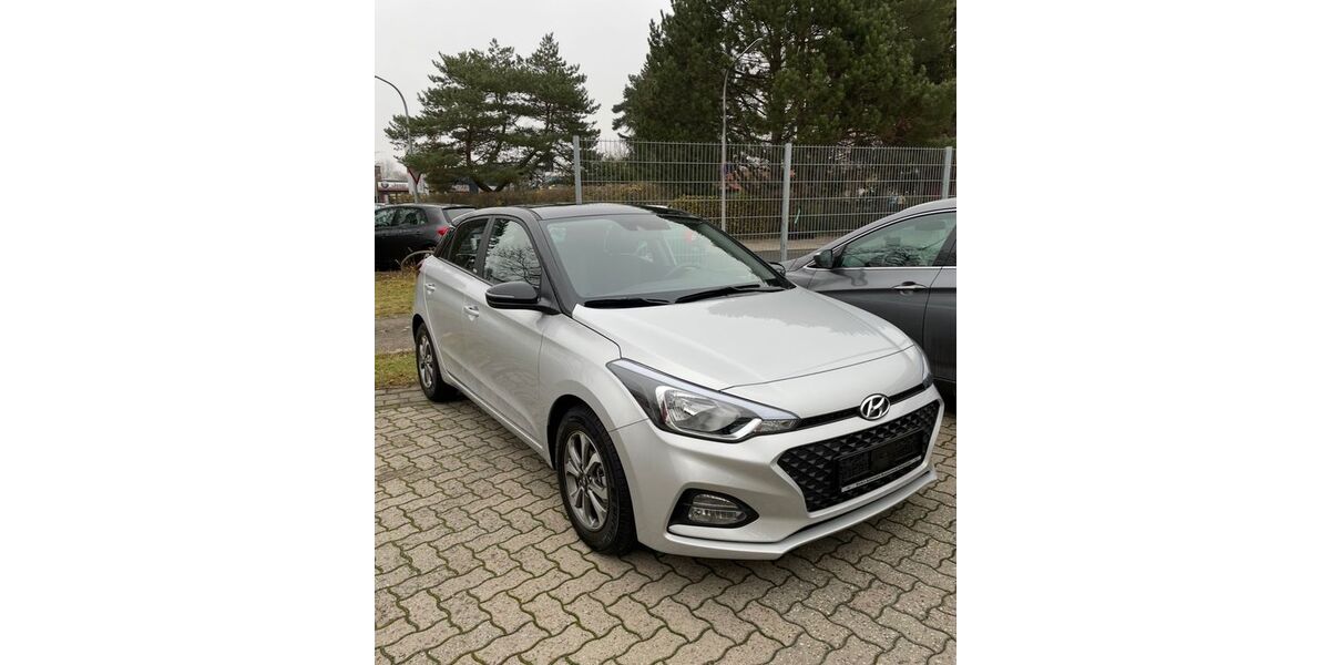 Hyundai i20 31.000 km 13.100 &euro; Braunschweig 38126