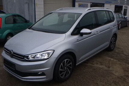 VW Touran 156.123 km 16.495 &euro; Hillerse 38543