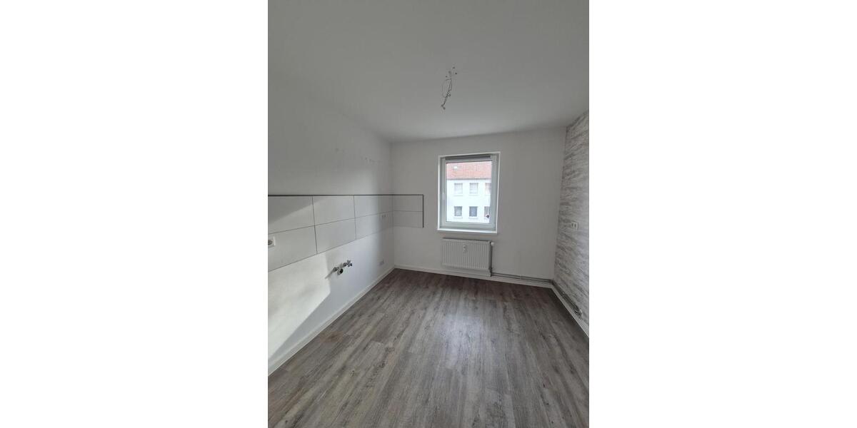Etagenwohnung Schöningen - 4 Zimmer, 100 m&sup2;, 800&euro; | Angebot:23774364
