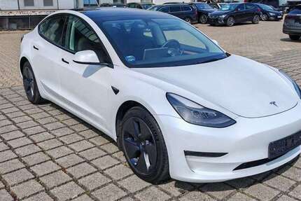 Tesla Model 3 103.224 km 25.970 &euro; Braunschweig 38112