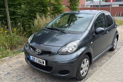 Toyota Aygo (X) 96.000 km 3.990 &euro; Braunschweig 38106