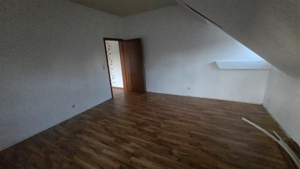 Dachgeschoßwohnung Langelsheim - 3 Zimmer, 77 m&sup2;, 465&euro; | Angebot:24444250