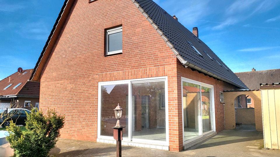 Einfamilienhaus Hillerse - 8 Zimmer, 220 m&sup2;, 1.400&euro; | Angebot:26523117