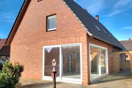 Haus Hillerse - 8 Zimmer, 220 m&sup2;, 1.400&euro; | Angebot:26523117