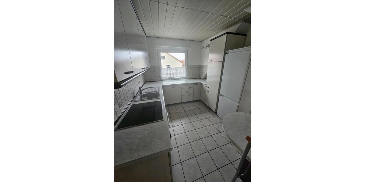 Etagenwohnung Schwülper - 4 Zimmer, 98 m&sup2;, 900&euro; | Angebot:25909236