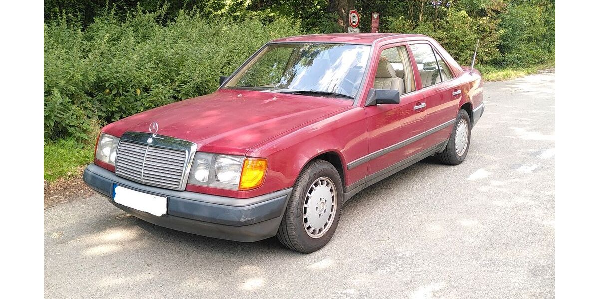 Mercedes-Benz 260 182.000 km 2.650 &euro; Lehre 38165