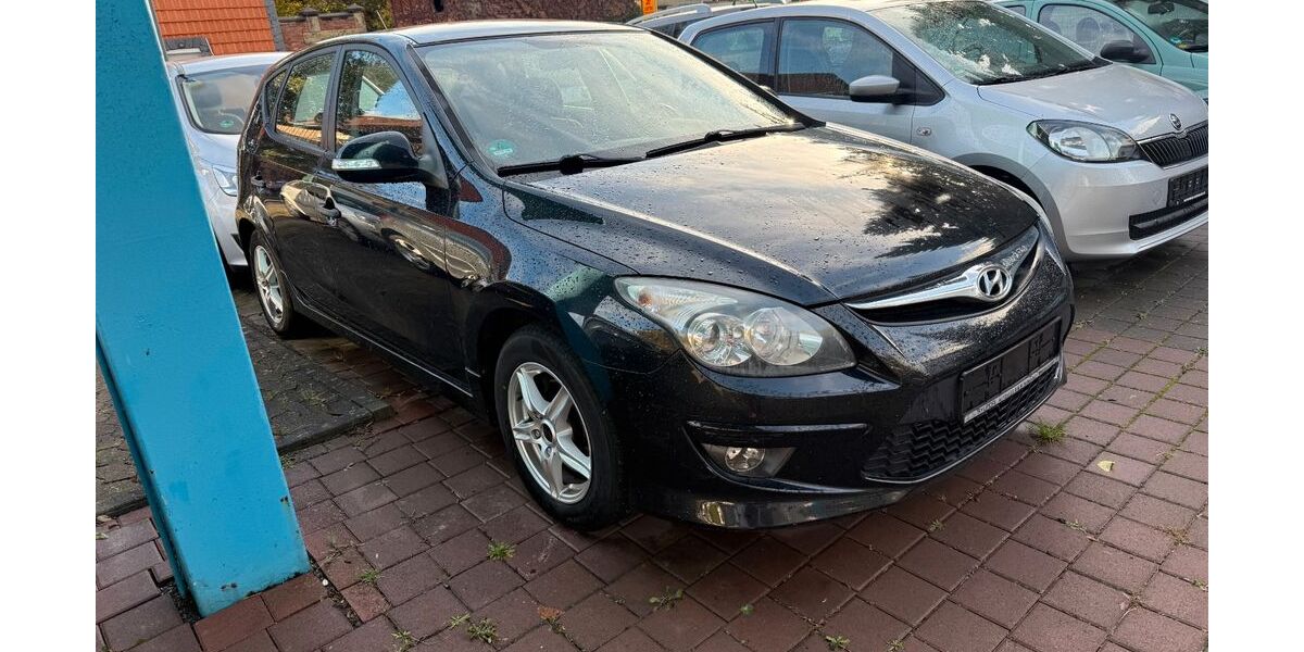 Hyundai i30 235.000 km 2.550 &euro; Wolfenbüttel (Halchter) 38304