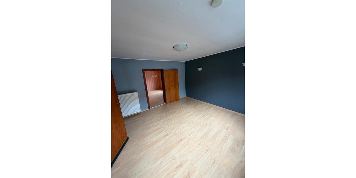 Etagenwohnung Langelsheim - 5.5 Zimmer, 135 m&sup2;, 1.000&euro; | Angebot:25225899