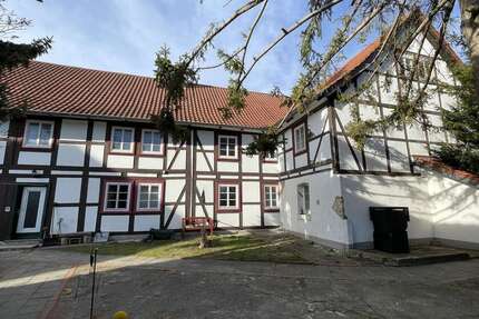 Haus Königslutter am Elm (OT Rottorf) - 15 Zimmer, 400 m&sup2;, 80.000&euro; | Angebot:25805366